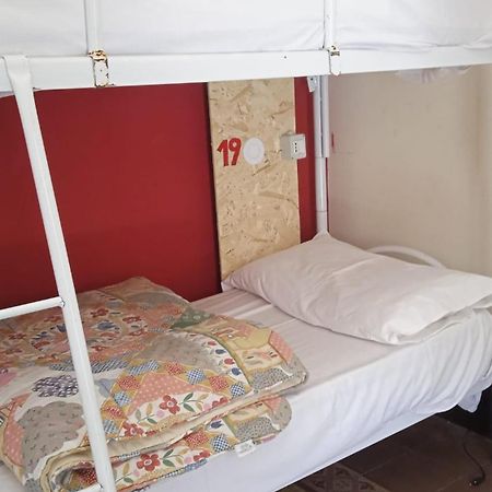 Sunshine Hostel Палермо Экстерьер фото
