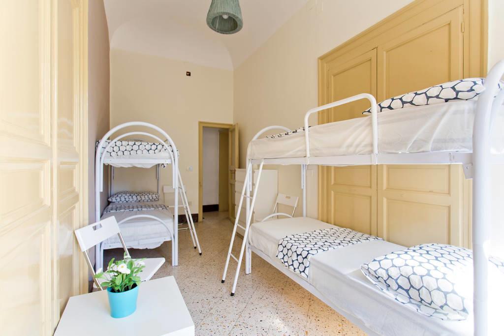 Sunshine Hostel Палермо Экстерьер фото
