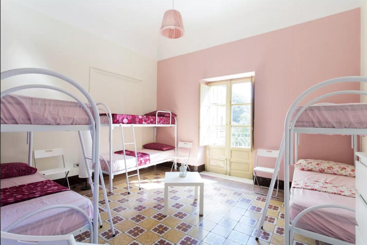 Sunshine Hostel Палермо Экстерьер фото