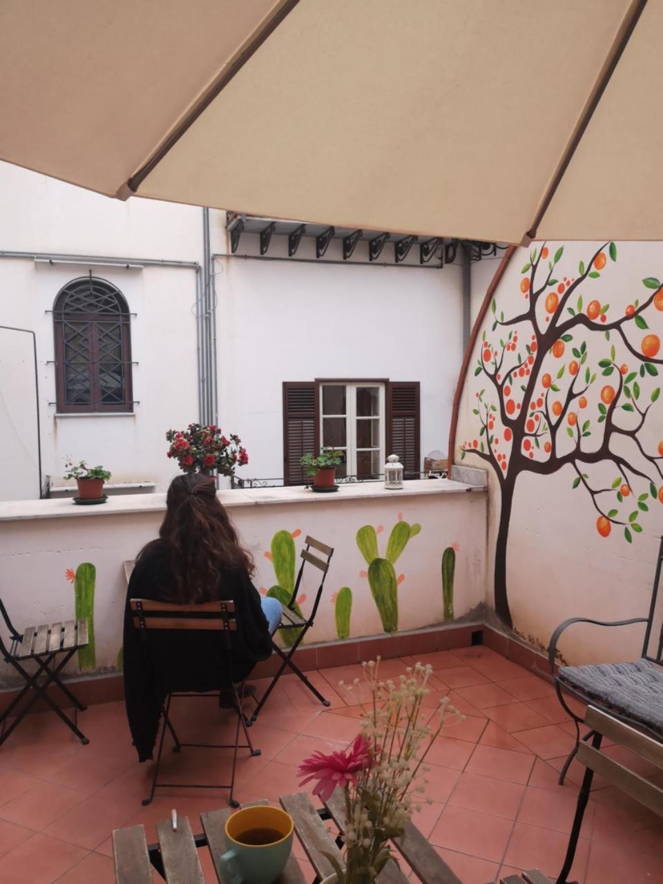 Sunshine Hostel Палермо Экстерьер фото